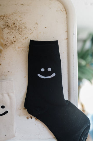 smiley crew socks | black