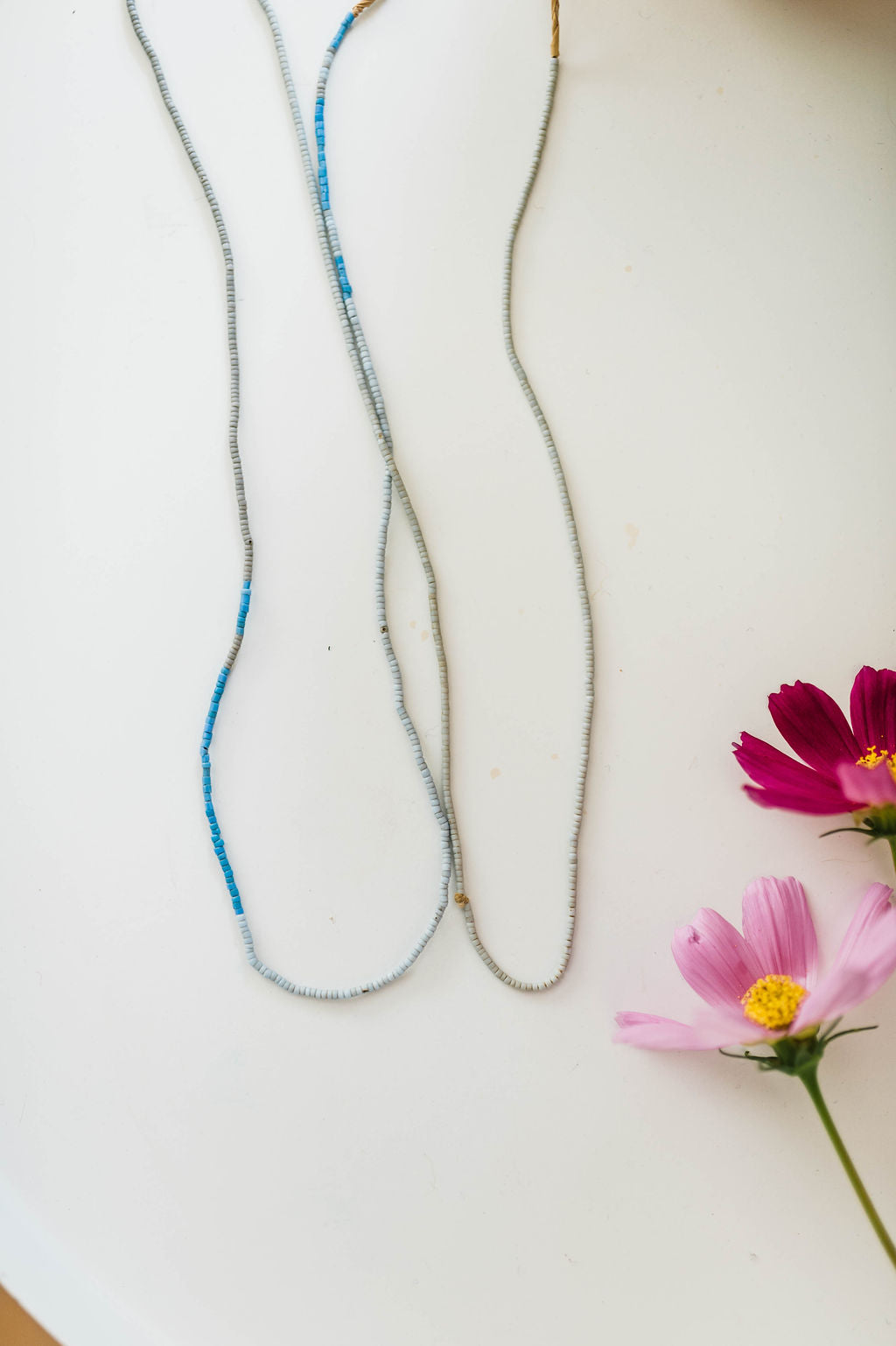 vintage thin beaded necklace | blue