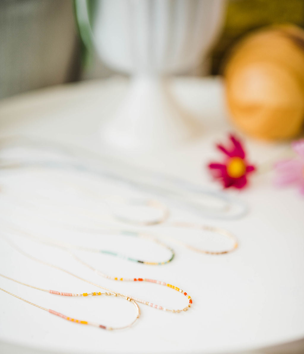 thin beaded necklace | pink