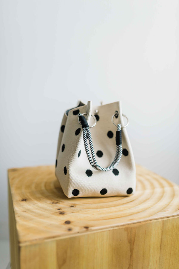 polka dot rope hand bag | black and cream