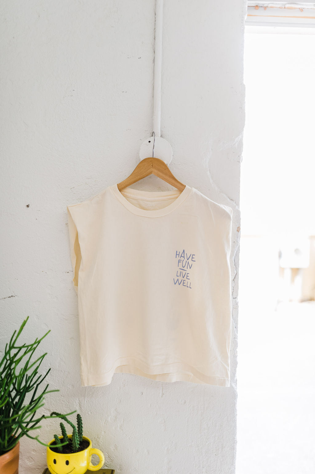 have fun live well | cream boxy muscle tee