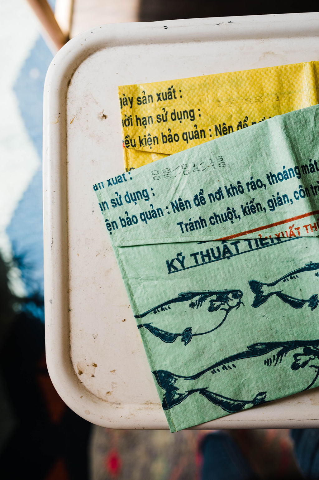 kiwi recycled feed bag | folder