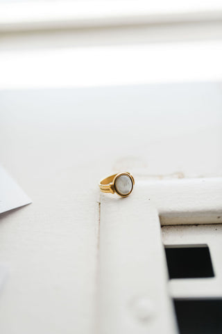 shell stone yellow gold | ring