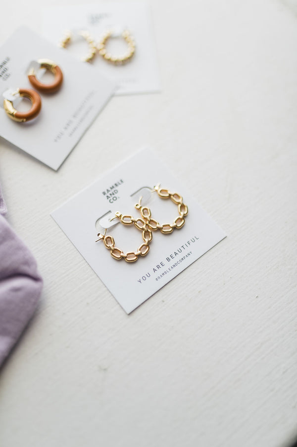 link latch earring | 18k gold