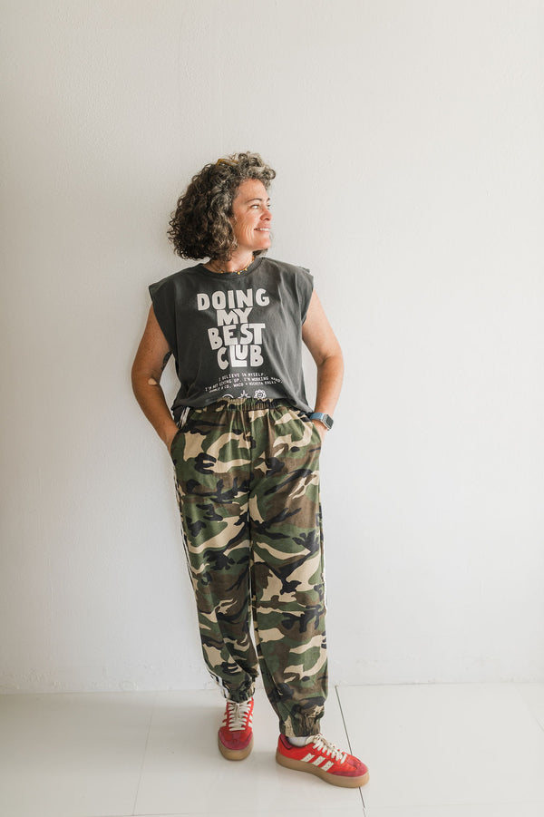 doing my best club | faded black boxy muscle tee