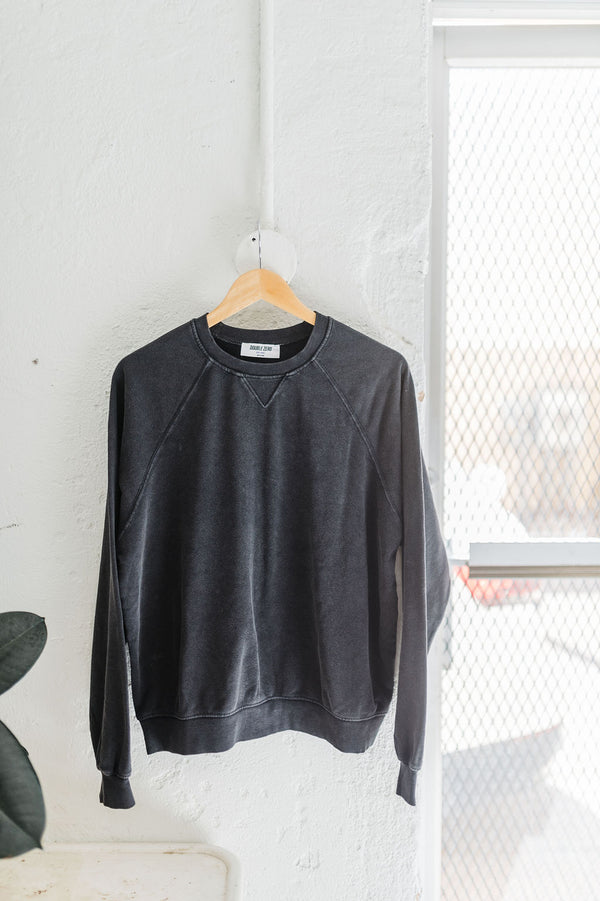 long sleeve lightweight sweatshirt | solid aged black