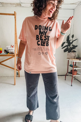 doing my best club | peach comfort colors tee