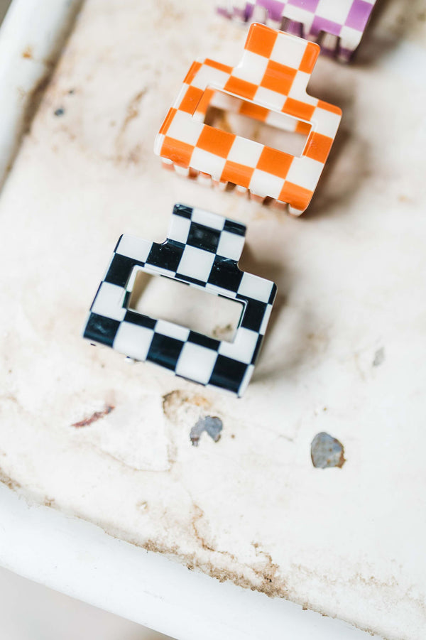 medium claw clip | black checkered