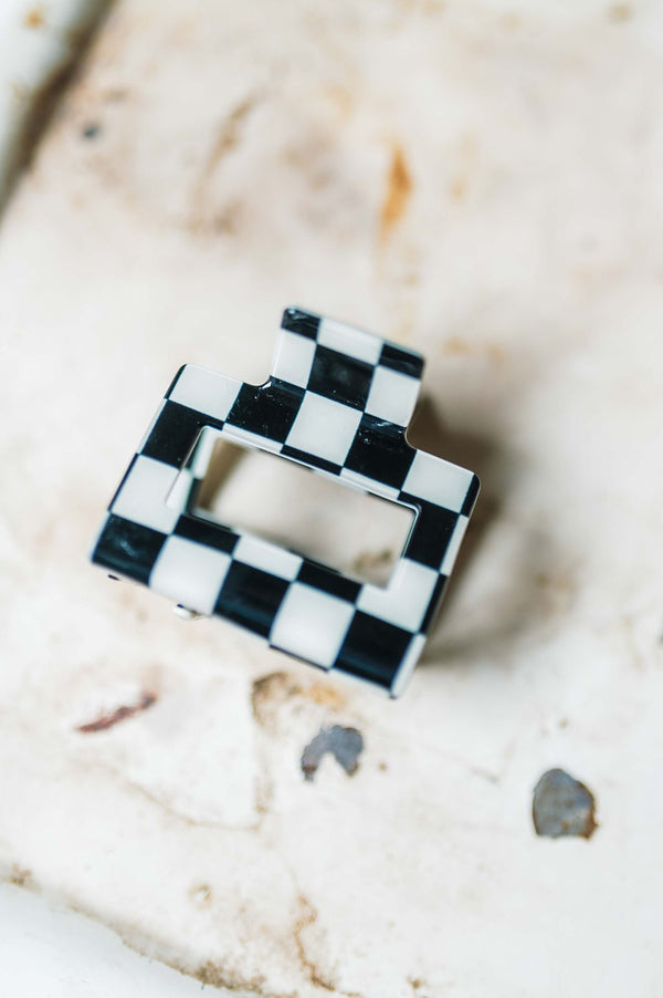 medium claw clip | black checkered