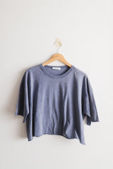 drop shoulder wide fit crop | washed indigo