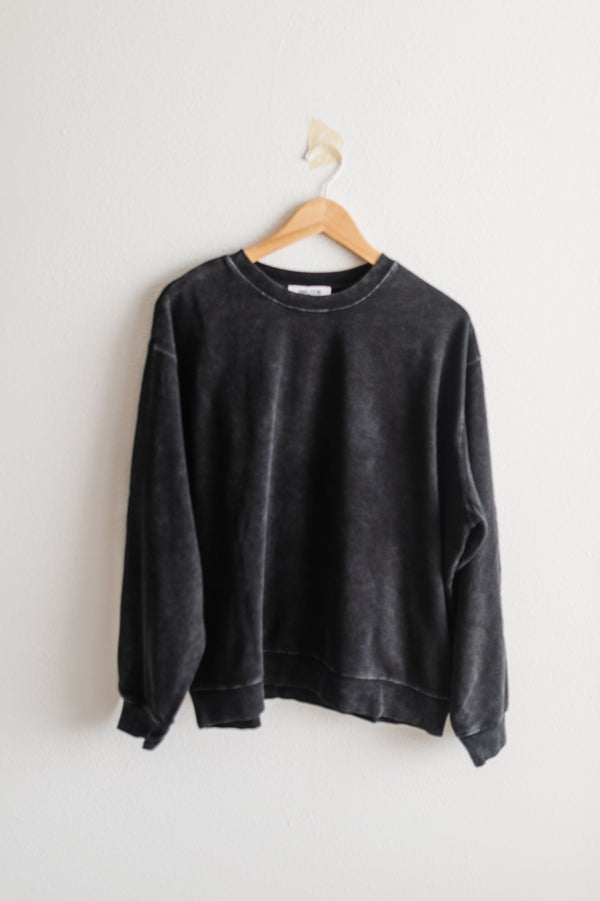 oversized mineral washed sweatshirt | vintage black