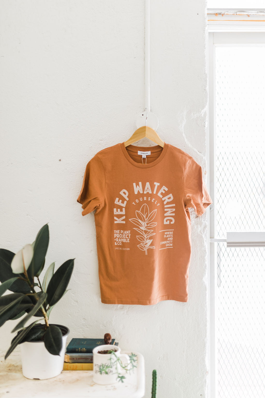 water yourself dune short sleeve tee | the plant project + ramble & co.