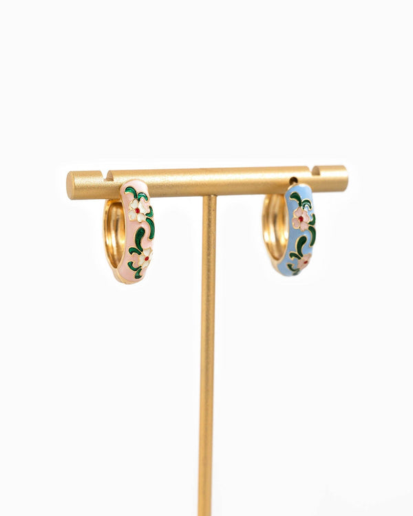 vintage blue floral huggie | earring