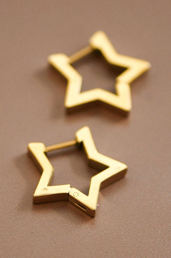 star huggie | earring