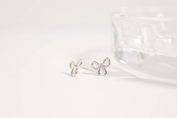 bow stud | 18k gold earrings