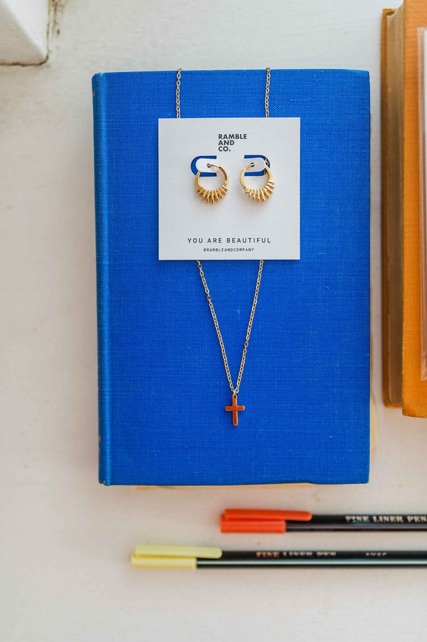 cross necklace | 18k gold necklace