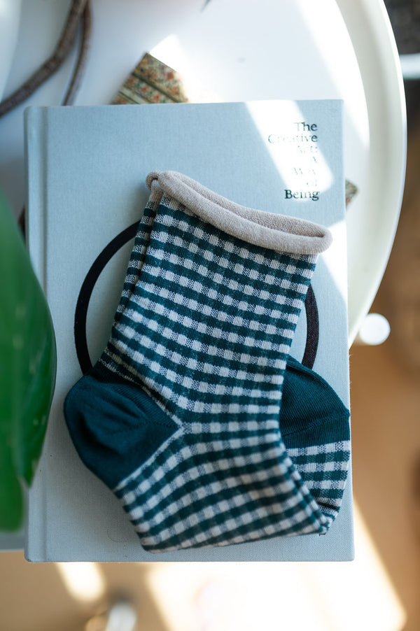 picnic mid crew socks | oatmeal green