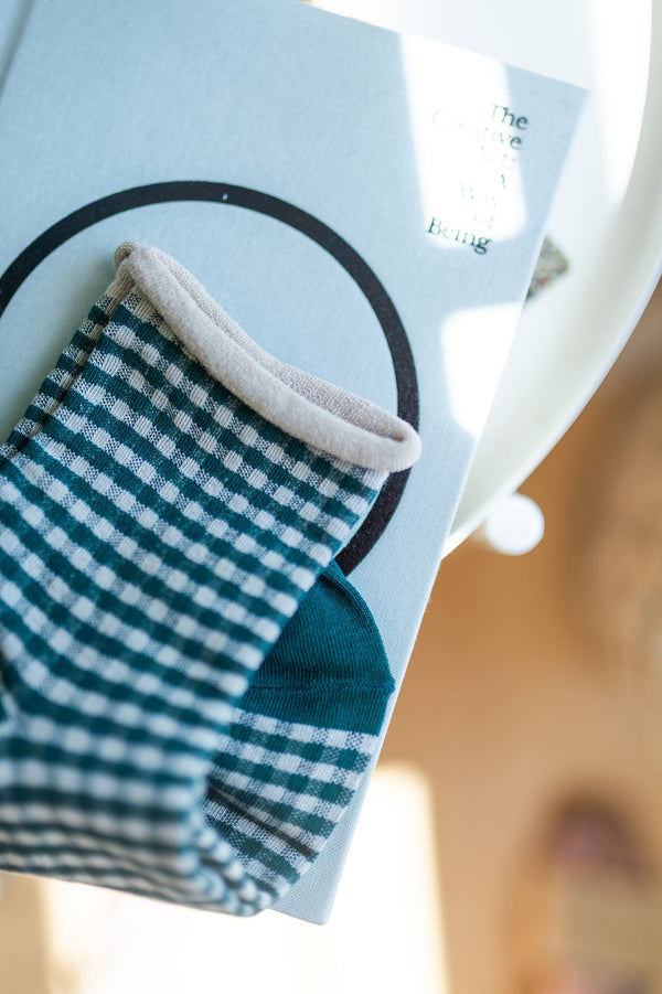 picnic mid crew socks | oatmeal green