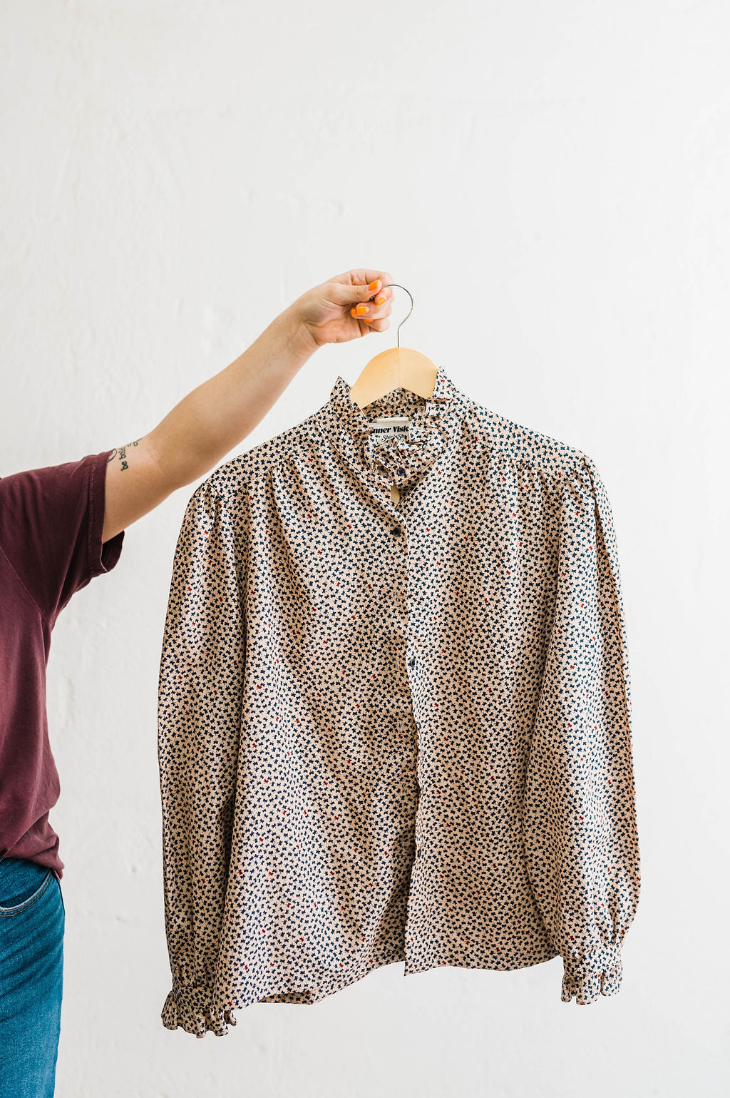 tan + navy floral blouse | ramble vintage